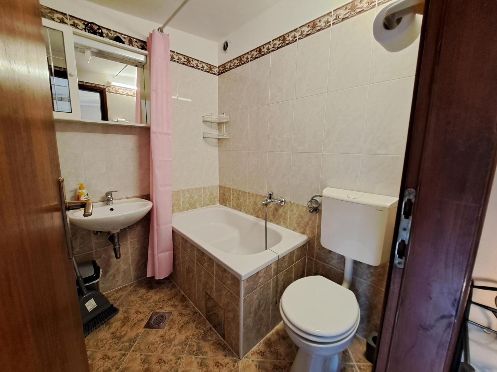 Amaryllis Apartment *