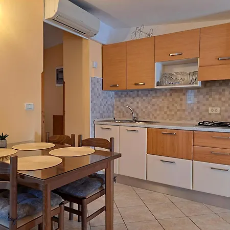 Apartments Villa Amaryllis Novigrad  Exterior photo